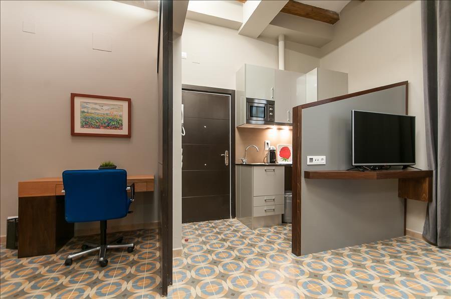Standing Hotel Suites By Actisource Роаси ан Франс Екстериор снимка