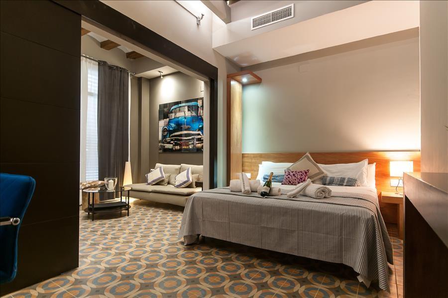 Standing Hotel Suites By Actisource Роаси ан Франс Екстериор снимка